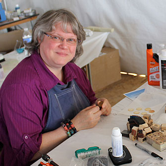 Meredith Arnold teaching jewelry classes in Tucson